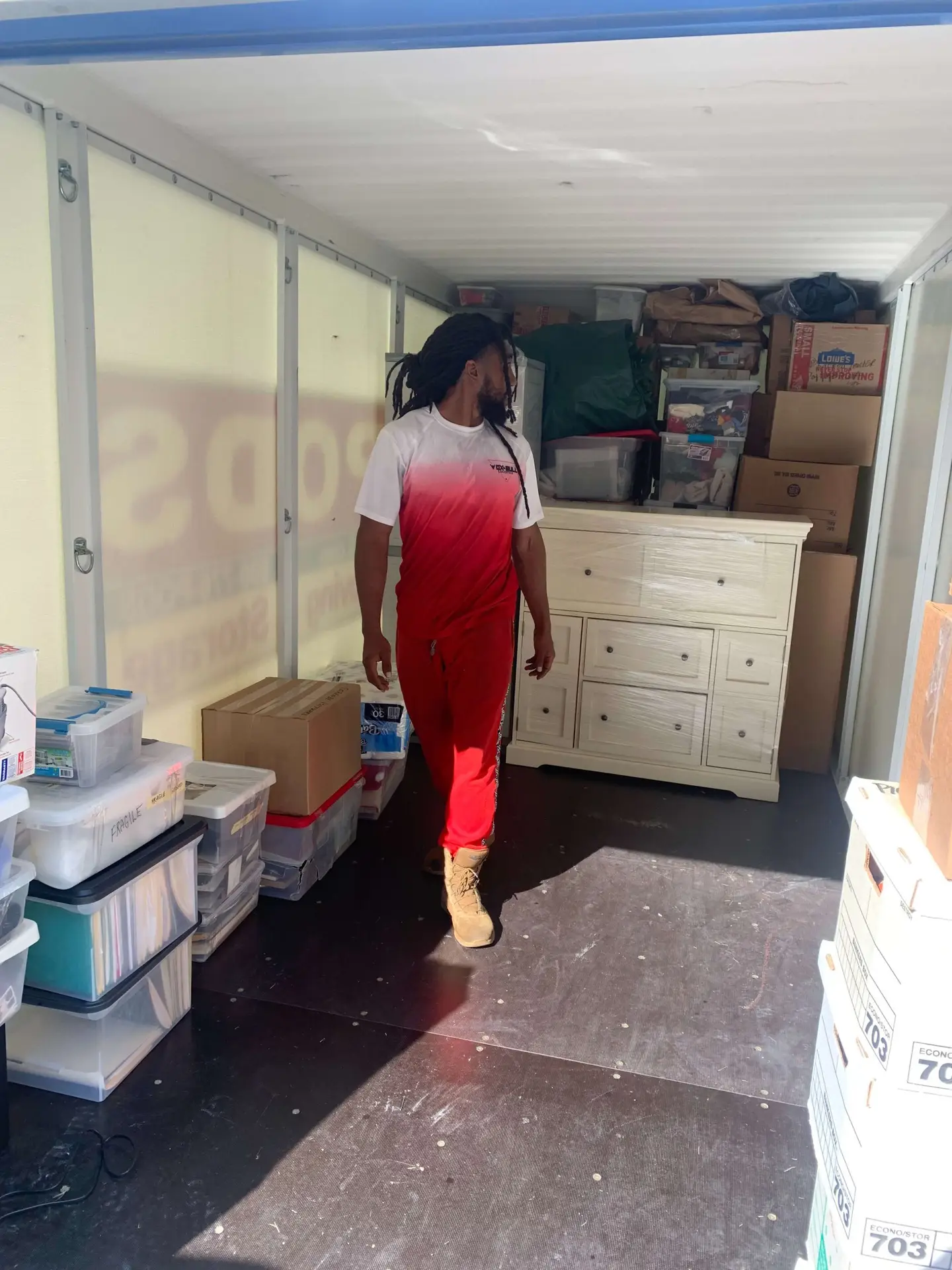 Ox and Bull Logistics provides moving labor services, helping with heavy lifting, loading/unloading rental trucks, mobile containers, and storage units safely.